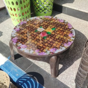 طاولة طعام - طبلية بلاستيك مدورة لون بني مذهب / سكني ماربل